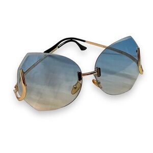 Vintage style blue gradient oversized sunglasses